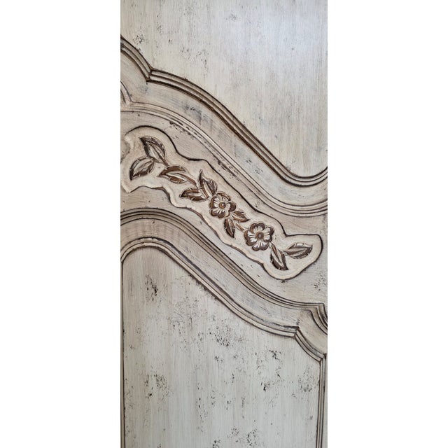 Late 20th Century Large Armoire Wardrobe in French Provincial Style For Sale In New York - Image 6 of 9