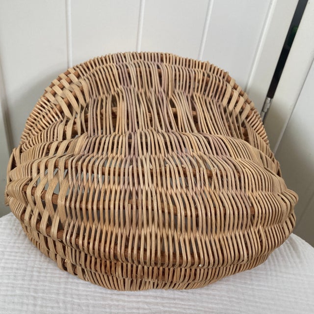 Wood Vintage Handwoven Appalachian Wicker Buttocks Basket With Twisted Bentwood Handle For Sale - Image 7 of 12