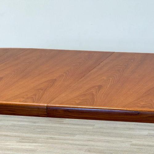 Brown Mid-Century Danish Model 16 Double Extendable Dining Table in Teak from VV Møbler, 1960s For Sale - Image 8 of 18
