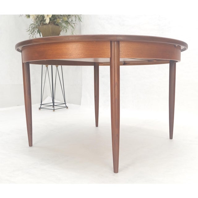 Late 20th Century Danish Modern Round Teak Dining Table w/ 18" Pop Up Hide Away Leaf MINT For Sale - Image 15 of 15