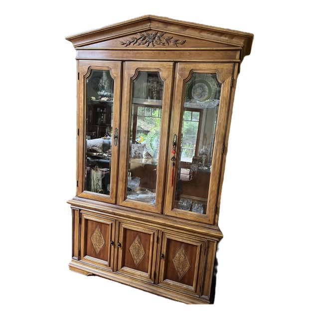 Vintage Thomasville French Provincial Display and Buffet Cabinet For Sale