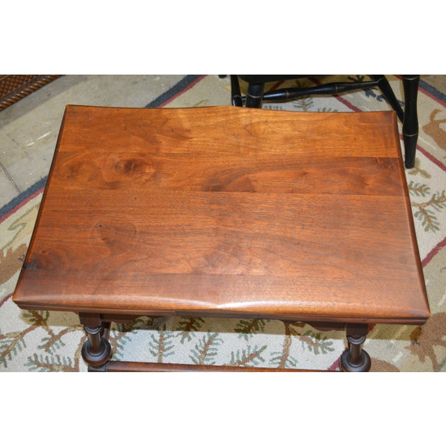 American 1940s Attributed to Kittinger Carved Walnut Wooden Coffee Table W/ Extending Leaves For Sale - Image 3 of 15