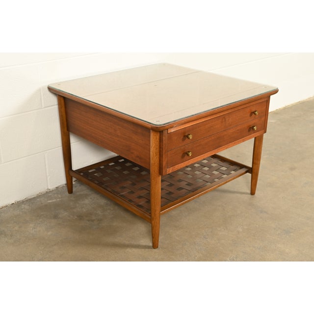 1960s Paul McCobb Style Mid-Century Modern Walnut and Woven Shelf End Table by Lane, Circa 1960s For Sale - Image 5 of 17