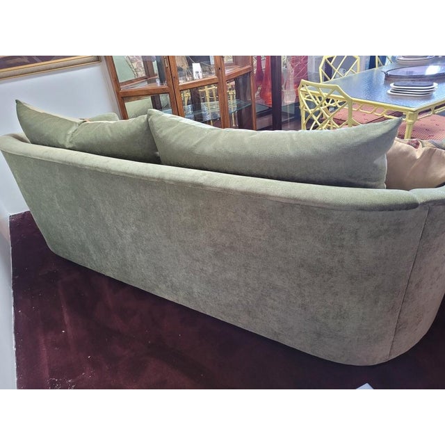 1980s Directional Sofa in Green Velvet Modern For Sale - Image 9 of 9