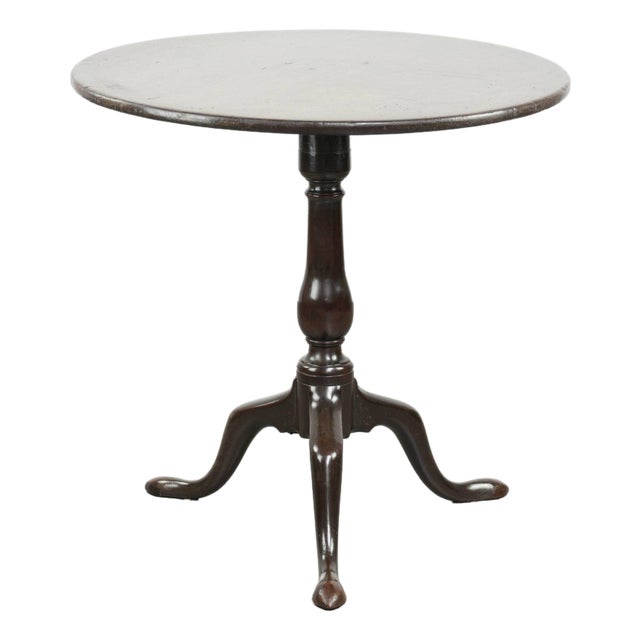 Antique Round English Tilt-Top Table, 1700s For Sale