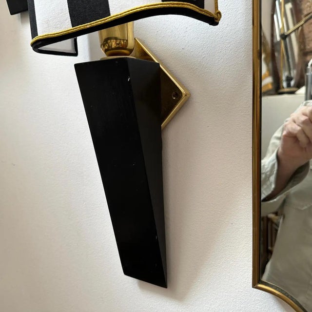 An Elegant 1980s Art Deco Style Black Painted Wood and Brass Italian Wall Sconce For Sale - Image 11 of 12