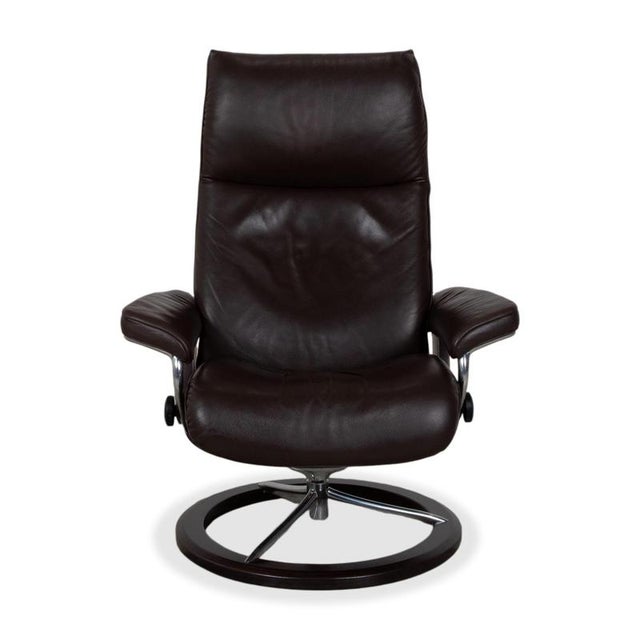 Set of Aura Leather Recliner and Ottoman from Stressless For Sale - Image 18 of 18