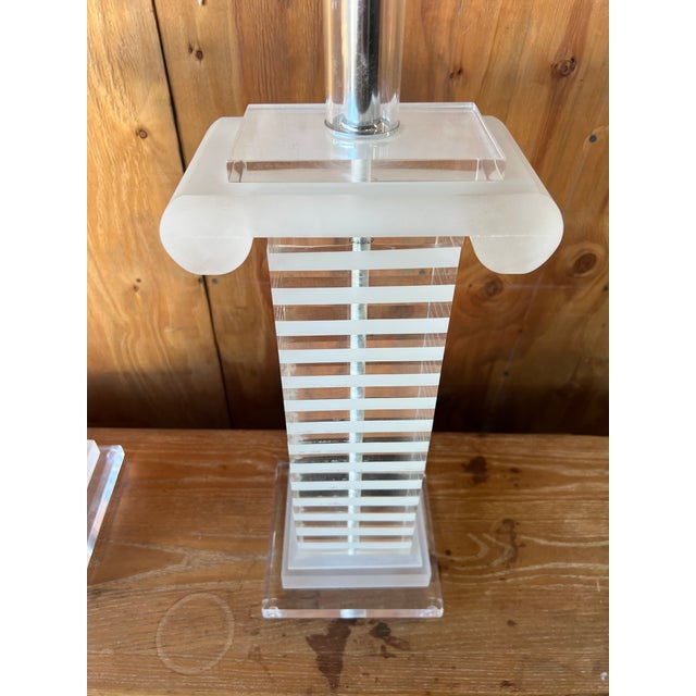 Vintage 1991 Bauer Lamp Co. Lucite & Frosted Acrylic Table Lamps – Pair | Art Deco Revival For Sale In Los Angeles - Image 6 of 13