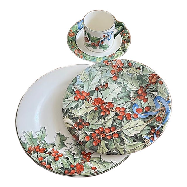 1990s Rare Gien France Le Houx Faïence – 12 Place Setting Set - 48 pcs For Sale