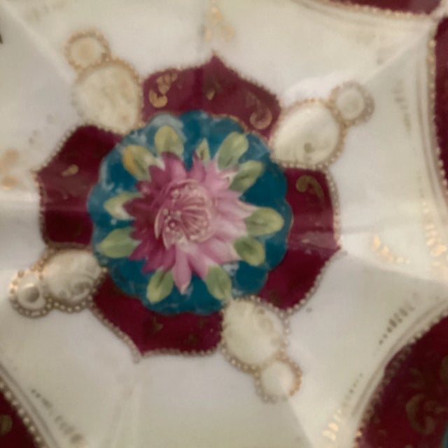 Early 20th Century Antique Japanese Porcelain Gold Encrusted Scalloped Bowl For Sale - Image 12 of 13