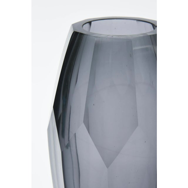80's Murano Sommerso Faceted Gray, Pink Gradient Vase For Sale In Miami - Image 6 of 11