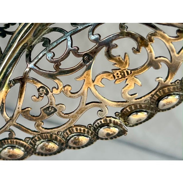 Rare 18th Century English Sterling Silver Cake Basket by Burrage & Davenport, Circa 1775 For Sale In Naples, FL - Image 6 of 11