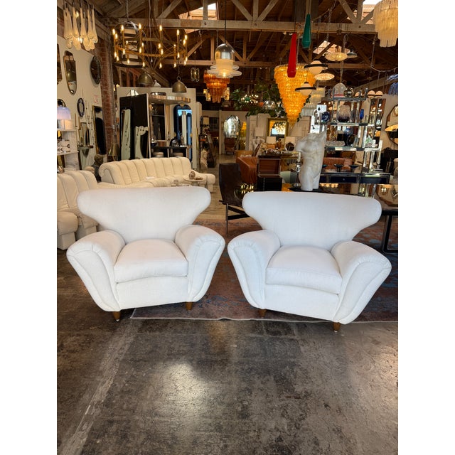 Pair of Italian Boucle Armchairs Attributed to Guglielmo Ulrich For Sale In Los Angeles - Image 6 of 9