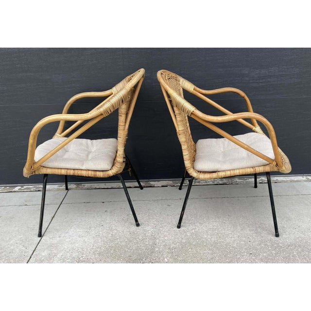 Mid-Century Modern Rattan & Wrought Iron Basket Hoop Chairs (Pair) For Sale - Image 4 of 15