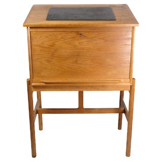 Oak Desk in the style of Henry Rosengren Hansen, 1960s For Sale