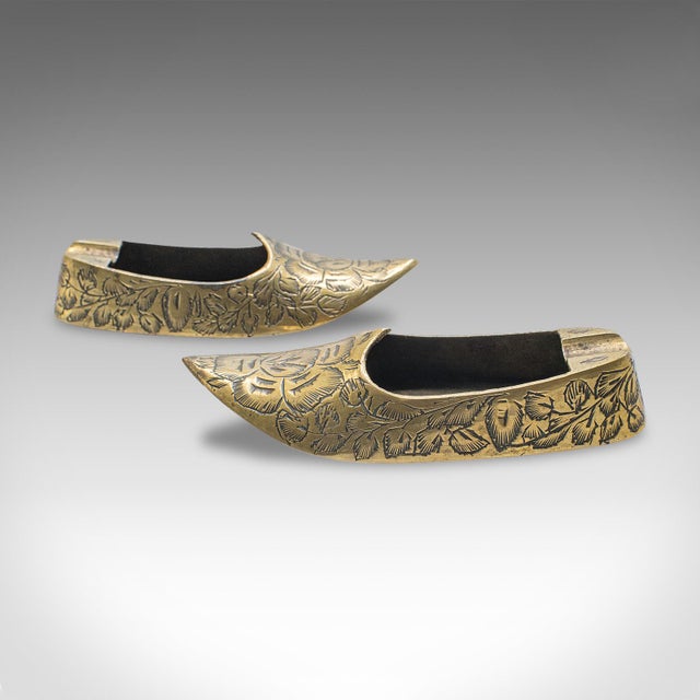 Indian Pair of Small Vintage Slipper Ashtrays, Indian Brass Cigarette Rest, Mid Century For Sale - Image 3 of 9