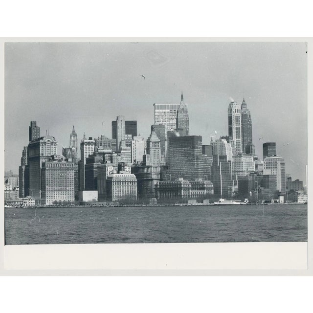 1960s New York, Skyline, USA, 1960s, Black and White Photograph For Sale - Image 5 of 5