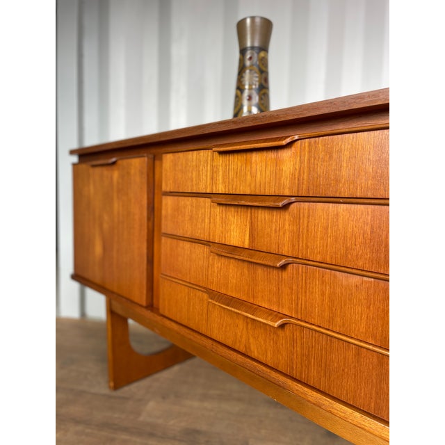 Large Mid-Century British Scandinavian Style Teak Sideboard from Stonehill, 1960s For Sale - Image 4 of 18