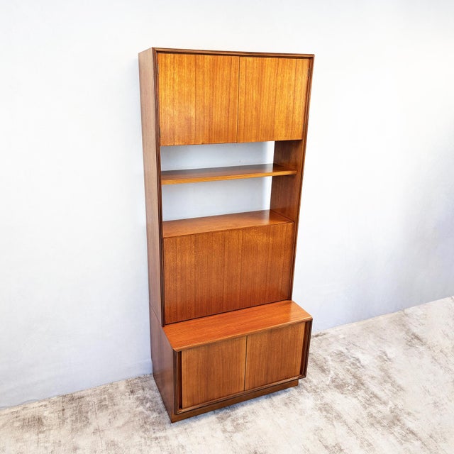 Mid-Century Modern Form 5 Teak Wall Unit by R. Bennett for G-Plan, 1970s For Sale - Image 3 of 10