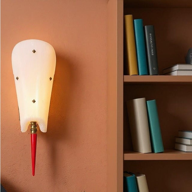 Mid-Century Modern Rocabilly White Ribbed Acrylic Glass Sconce, 1960s For Sale - Image 6 of 11