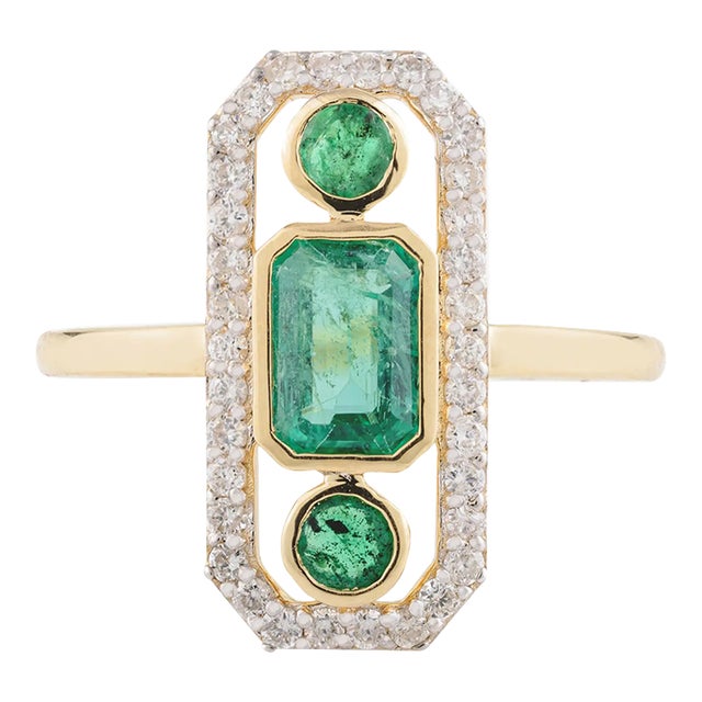 Emerald Axis Ring in 18k Yellow Gold Three Stone Ring Size 6 For Sale