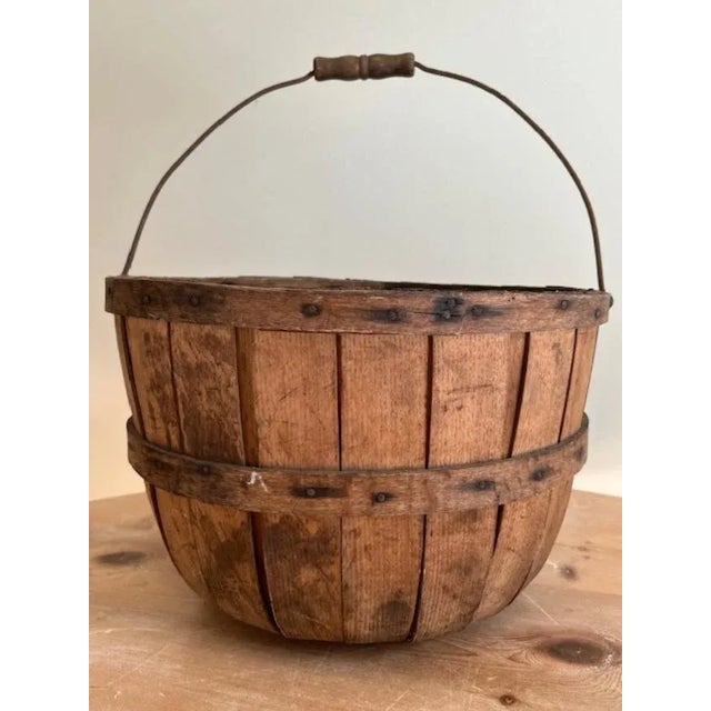 Early 1900s Apple Gathering Oak Splint Basket For Sale - Image 4 of 11
