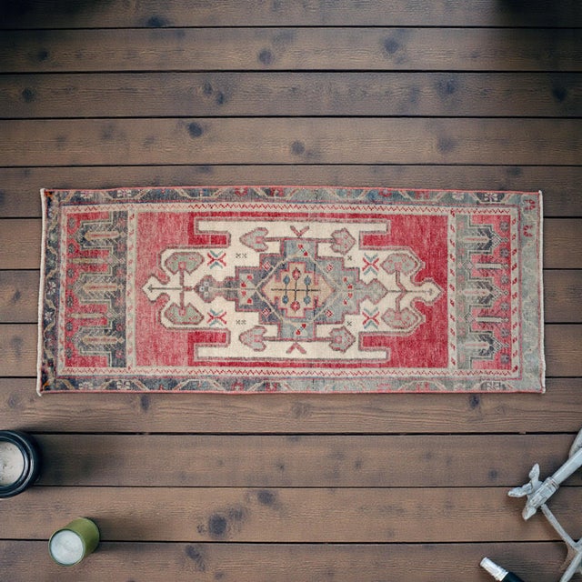 Hollywood Regency 1970s Vintage Hand Knotted Small Rug For Sale - Image 3 of 14