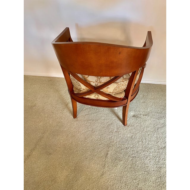 This is a Pearson transitional style armchair, with an upholstered seat and sloped arms. It is in beautiful condition. The...