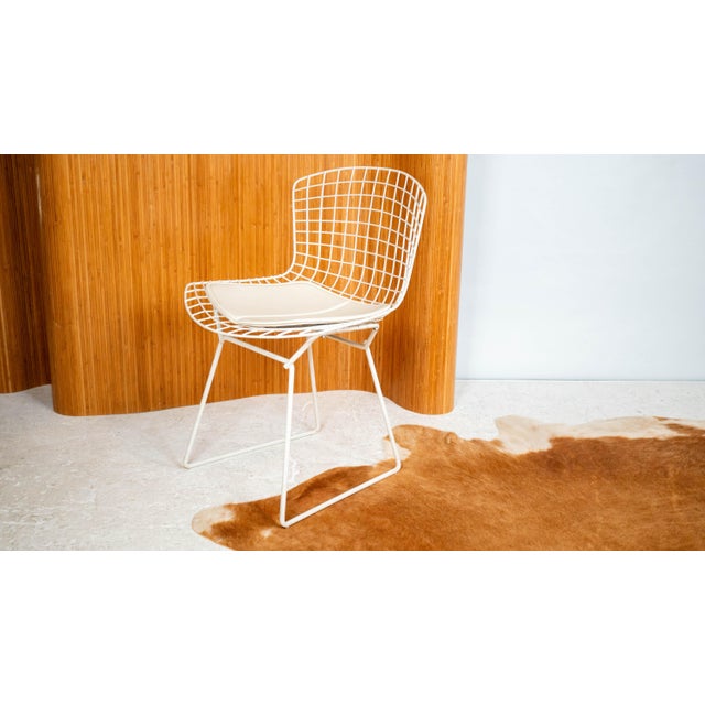 Mid-Century Modern Vintage Knoll Bertoia White Side Chair For Sale - Image 3 of 18