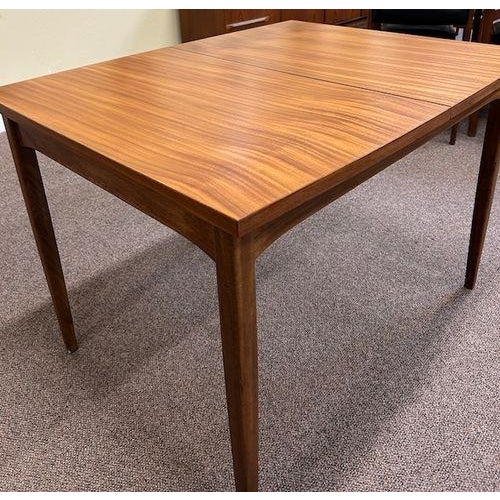 Mid 20th Century Mid Century Modern Extending Teak Dining Table c.1960 For Sale - Image 5 of 16