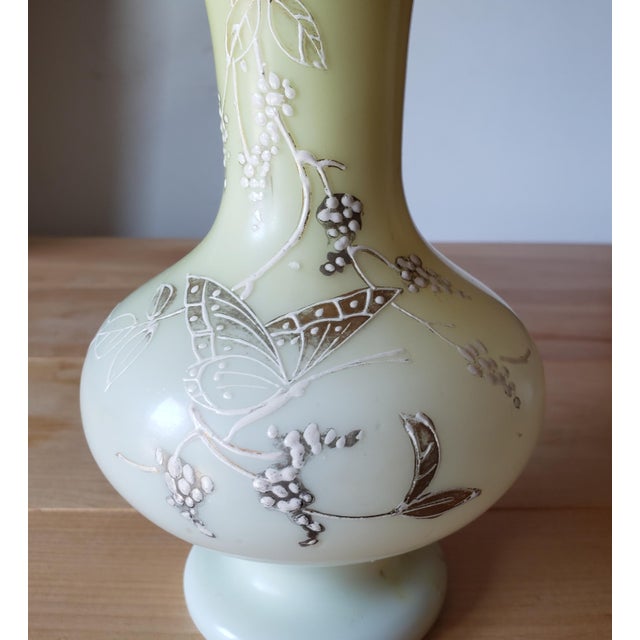 Vintage Fenton Burmese Ruffled Vase | Hand-Blown Mid-Century Art Glass For Sale In Los Angeles - Image 6 of 10