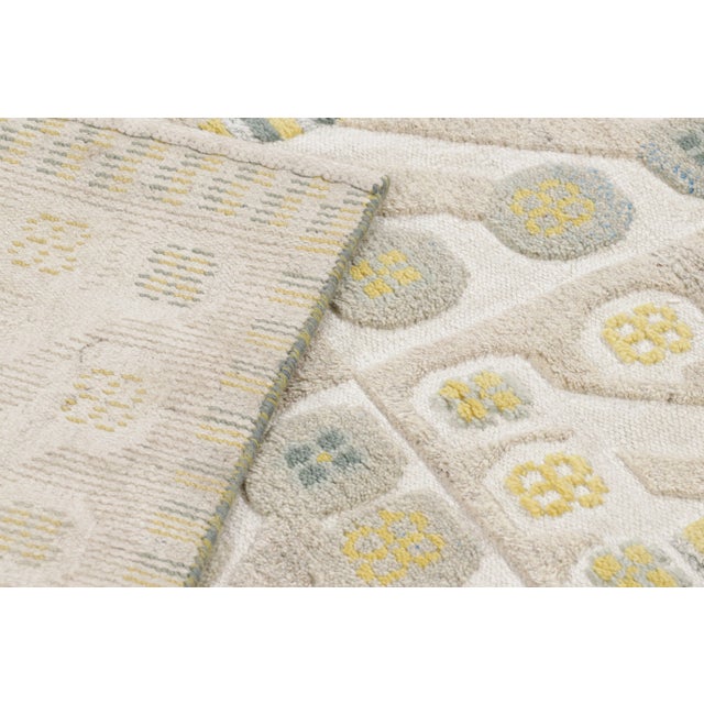 White Rug & Kilim’s Scandinavian Style Rug in Off-White and Beige Geometric Patterns - 5x7 For Sale - Image 8 of 8