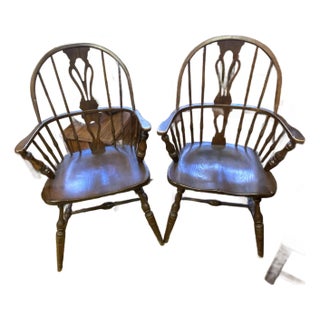 20th Century Pair of English Windsors Armchairs For Sale