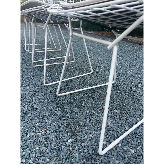 A Set of Four Wire Chairs by Harry Bertoia for Knoll International, Circa 1970 For Sale - Image 15 of 18