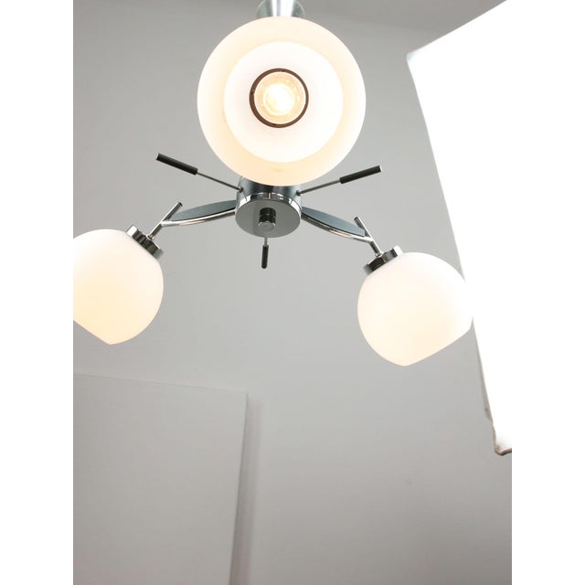 Silver Space Age Italian Chrome and Opaline Chandelier, 1970s For Sale - Image 8 of 18