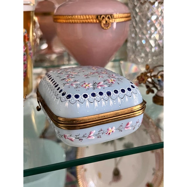Beautiful antique pale blue opaline glass box // Napoleon III era // 1850-1870 // hand-enameled boule de savon hinged box // collectible For Sale - Image 13 of 15