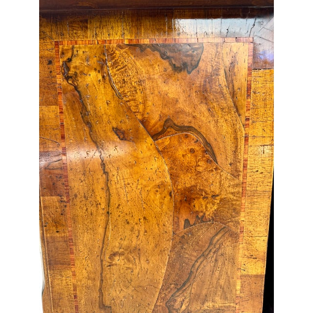 Pair of Mid-Century Georgian Revival Burr Walnut Bachelor's Chests Nightstands For Sale - Image 17 of 18