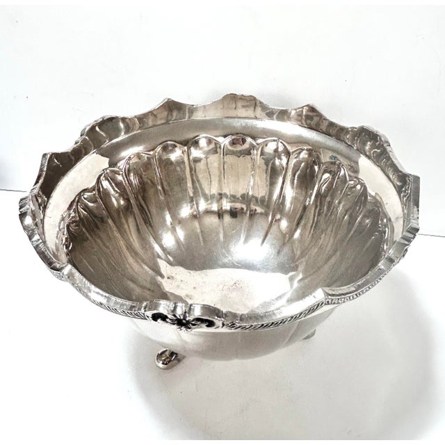 Metal Vintage Silverplate Footed Centerpiece Bowl – Scalloped Floral Rim Serving Bowl For Sale - Image 7 of 11