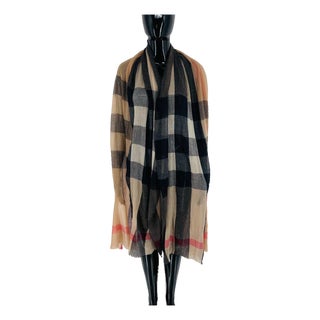 Burberry Beige Plaid 100% Cashmere Scarf For Sale