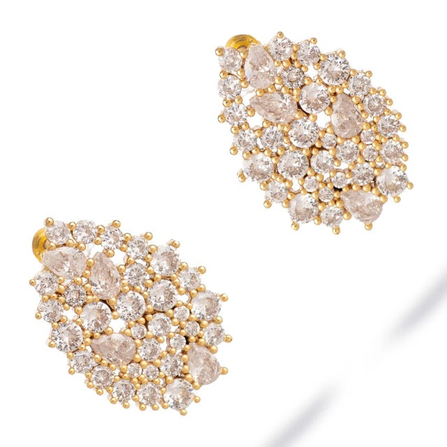 Starlight Bloom Gold Stud Earrings, A Pair For Sale - Image 4 of 9
