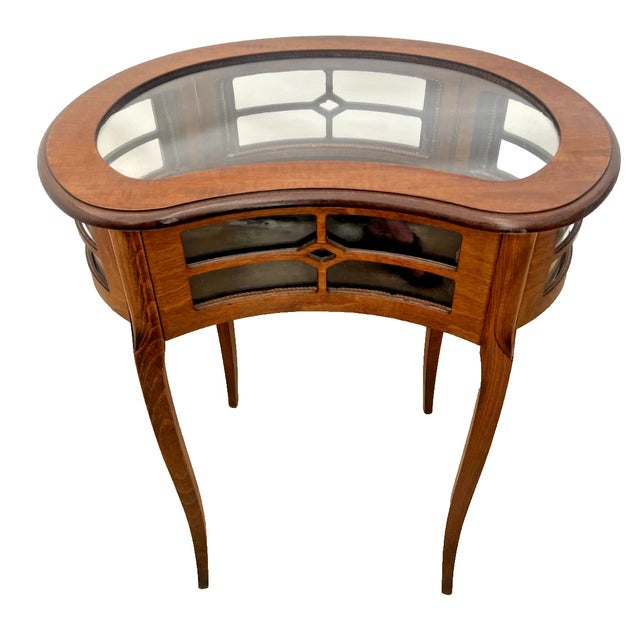1960s Mid-20th Century Italian Walnut Kidney-Shaped Display Vitrine Table Cabinet For Sale - Image 5 of 11