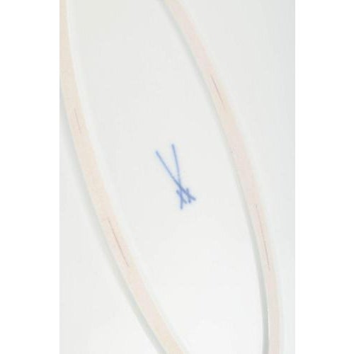 Large German Oval Porcelain Serving Dish with Lilac Floral Motif from Meissen, 1930s For Sale - Image 4 of 5