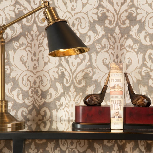 Enhance the shelves in your office or man cave with this pair of Driver Bookends. Designed for the golf enthusiasts, this...