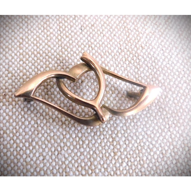 Metal 10 K Gold Victorian Heart and Wishbone Brooch Pin For Sale - Image 7 of 7
