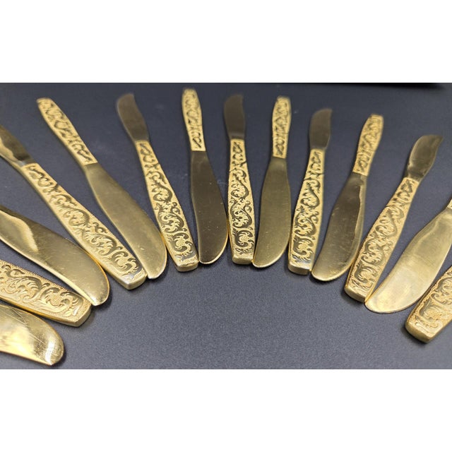 Vintage 1950s International Silver Co. "Americana Golden Heritage" Flatware - 21-Piece Collection For Sale In Philadelphia - Image 6 of 18