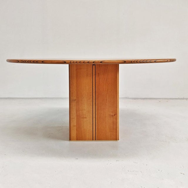 Brand present on the concrete weight inside the table This piece has an attribution mark, I am sure that it is completely...