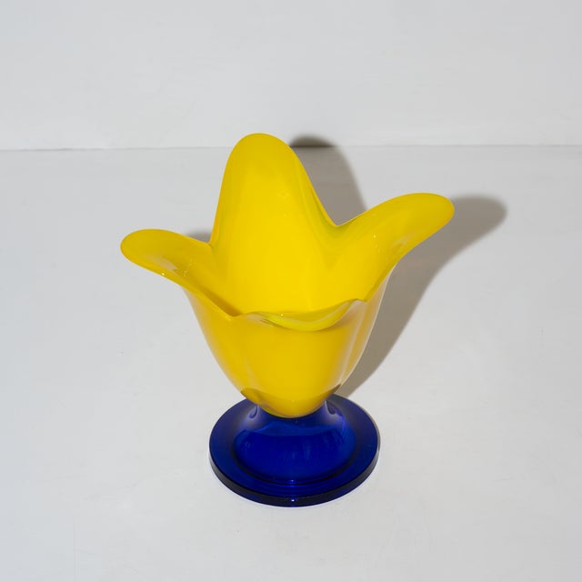 Murano Studio Nova Art Glass Lily Vase, Portugal For Sale - Image 4 of 6