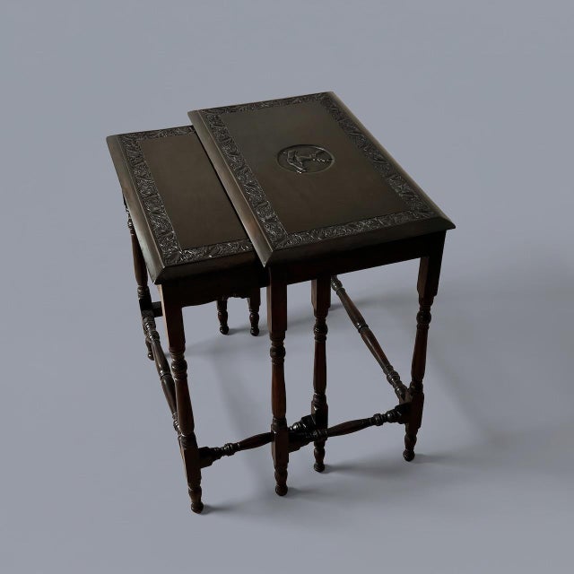 Victorian English Dyed and Carved Walnut Nesting Tables with Ivy Borders and Stag Emblem, 1890s, Set of 2 For Sale - Image 10 of 16