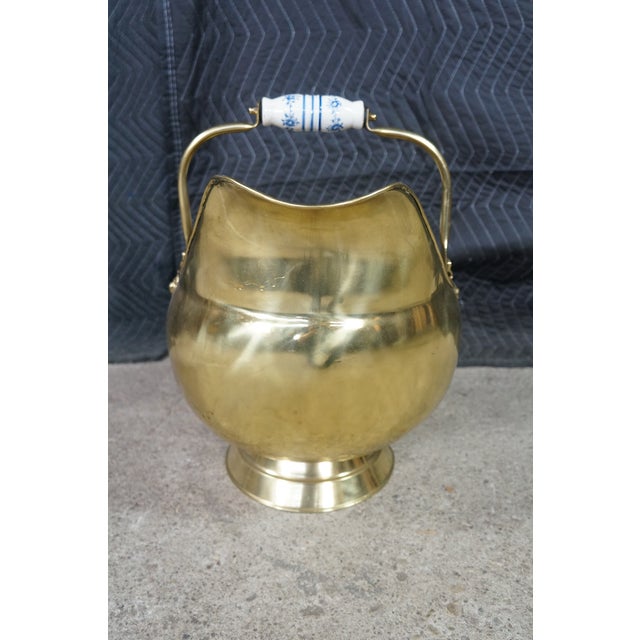 Antique Brass Coal Scuttle Delft Blue Porcelain Handle Fireplace Ash Bucket 16" For Sale - Image 11 of 18