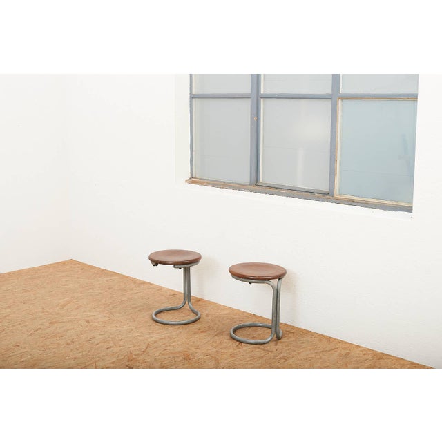 Brown Poly Stool in Lacquered Mahogany by Gian Franco Legler for Aarea, 1978 For Sale - Image 8 of 10